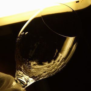 ウエッジウッドのグラスへ名入れ｜シークインワイングラス画像.jpg