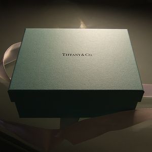 ティファニーのペーパーウエイトへ名入れ|ハートtop画像3.jpg