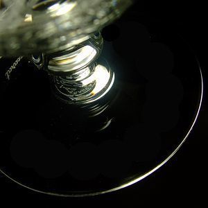 バカラワイングラスへ名入れ ローハン底面画像top.jpg