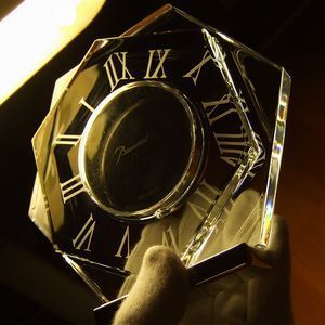 バカラ 名入れ彫刻時計 アビスクロック ｓ top2.jpg