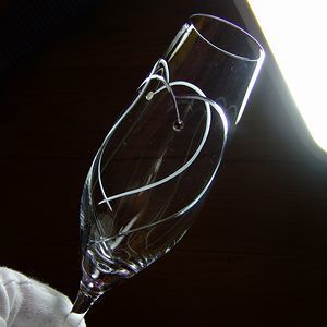 ウエッジウッドのグラスへ名入れ｜トゥーハーツシャンパングラス画像.jpg