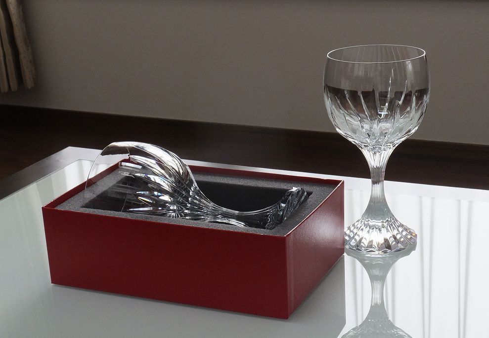 baccarat wine glass top.jpg