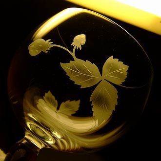 ウエッジウッドのグラスへ名入れ｜ワイルドストロベリーアルフレスコワイングラスtop.jpg