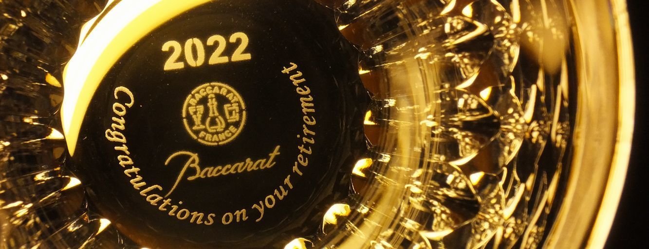 バカラ【Baccarat】イヤーグラスへ名入れ彫刻(側面)|ティアラタンブラー2021のご退職記念品.jpg