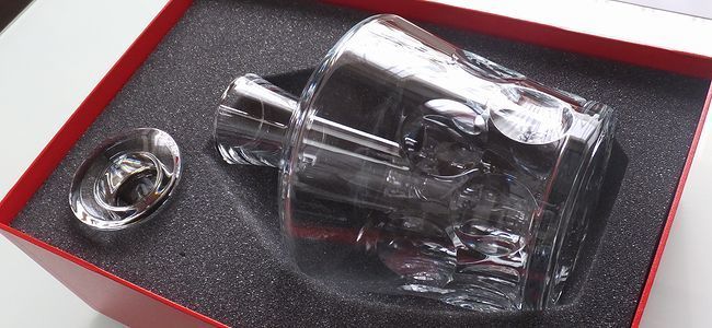 バカラのデカンタへ名入れ|ベルーガウイスキーデカンタtop箱入り.jpg