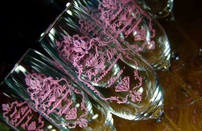 ご結婚祝いはティファニーペアグラス|名入れシャンパングラス(色入れピンク).jpg