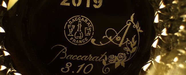 バカラへ名入れ2019ヴィータタンブラー底面イニシャル.jpg