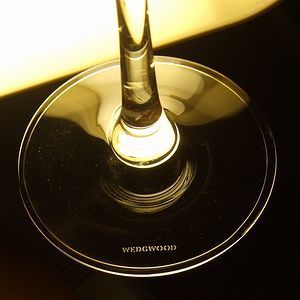 ウエッジウッドのワイングラスへ名入れ｜プロミシス ウィズディスリングtop底画像.jpg