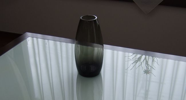 スガハラガラスの花瓶へ名入れ｜リラシック【カーボンブラック】TOP.jpg