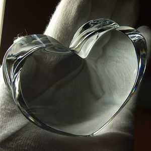 バカラの置物へ名入れ刻印【ザンザンハート】オーダーメイドの高級記念品