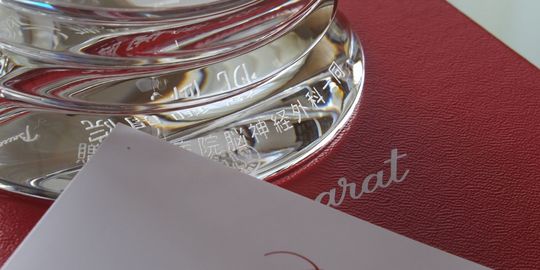 バカラ置き時計への名入れ刻印【ラランドクロック】オーダーメイドの記念品