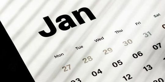 名入れギフトに使う英語の日付表記ルールを紹介するページへの入り口。大切な記念日を正確に刻むために