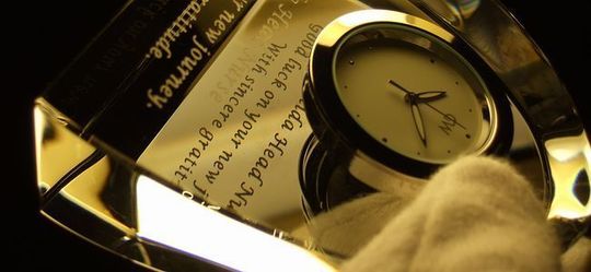 名入れ刻印時計【クリスタル記念品】ナルミ｜アーチクロック｜