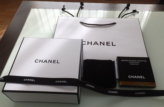 シャネル 名入れ コンパクトミラー｜誕生日・プレゼントに刻印ギフト