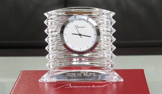 バカラ 名入れ彫刻 時計｜時を超えて輝く、想いを刻むクリスタル