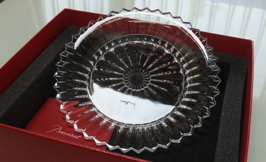 バカラ 仏陀クリスタル置物＋プレート 箱・袋付 ギフト用 バカラへ名入れ｜