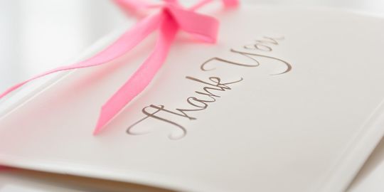 退職祝いに贈る、感謝の思いを込めた手紙の写真。表紙には**『Thank you』の文字**が美しくデザインされており、長年の労をねぎらい、心からの感謝を伝える温かい気持ちが伝わってきます。