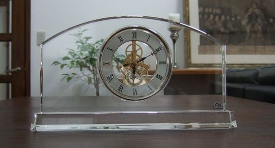 名入れ置き時計【クリスタル記念品】ナルミ｜モデストスケルトンクロック